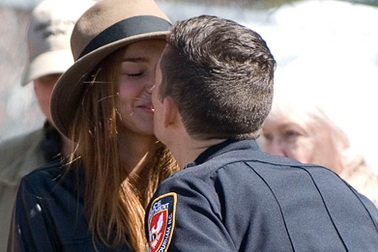 Siêu mẫu áo tắm và “cướp biển Caribe” đã bí mật kết hôn