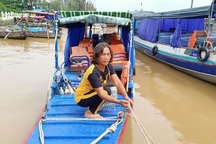 Nghề lái đò chở khách du lịch ở Cần Thơ đìu hiu vì Covid-19