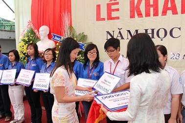 Tỷ lệ nam nữ ở bậc đại học ngày càng cân bằng