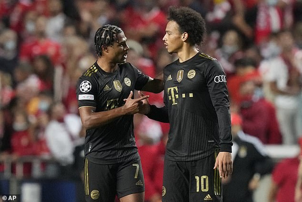 Barcelona nhọc nhằn giành 3 điểm, Bayern Munich hủy diệt Benfica - 11 Barcelona nhọc nhằn giành 3 điểm, Bayern Munich hủy diệt Benfica - 11