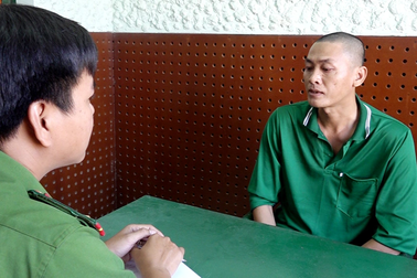 Mang dao đi cướp xe ôm để lấy tiền trả nợ