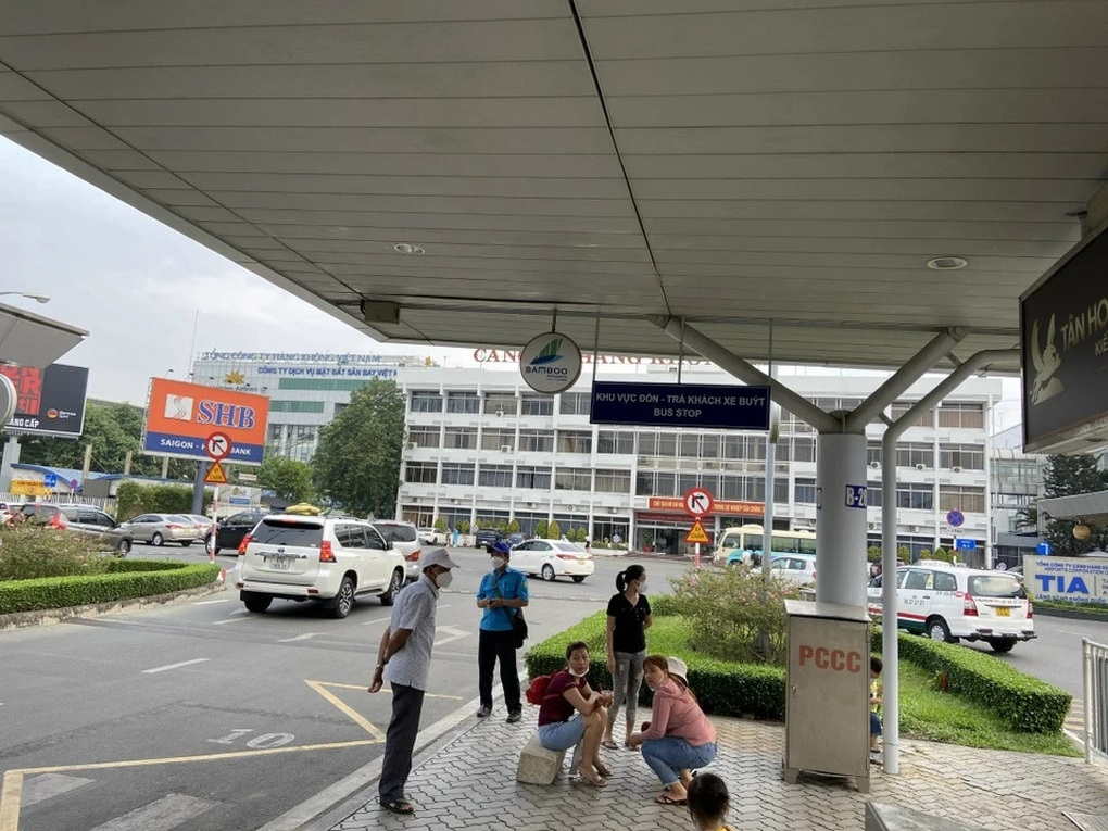 40 điểm đón, trả khách từ sân bay Tân Sơn Nhất vào trung tâm thành phố - 1 40 điểm đón, trả khách từ sân bay Tân Sơn Nhất vào trung tâm thành phố - 1