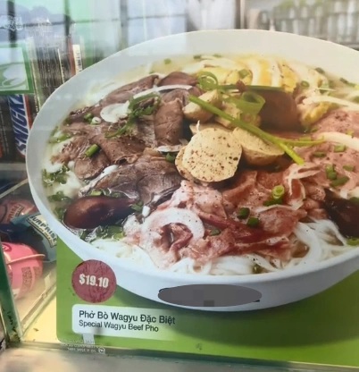 Ăn phở ở sân bay Việt Nam hết gần 400.000 đồng, khách Tây kêu đắt - 3