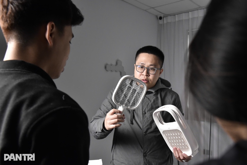 Kiếm tiền 4.0: Săn hàng lỗ, 9X livestream chốt đơn nửa tỷ đồng - 3 Kiếm tiền 4.0: Săn hàng lỗ, 9X livestream chốt đơn nửa tỷ đồng - 3