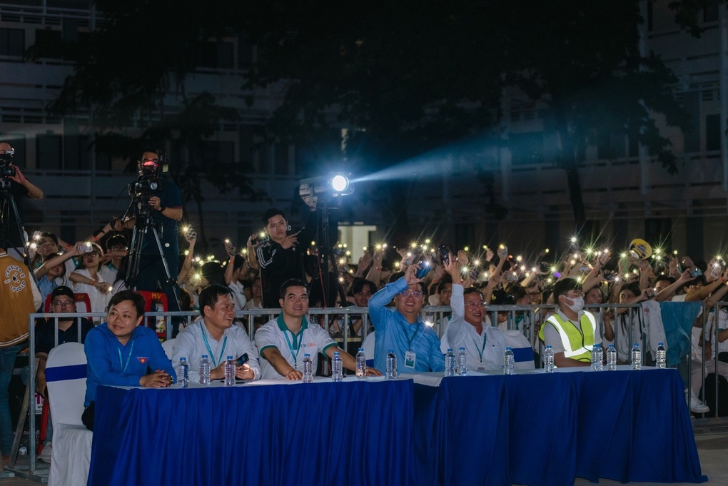 Ngày hội rực rỡ chào tân sinh viên Đại học Giao thông vận tải TPHCM - 2 Ngày hội rực rỡ chào tân sinh viên Đại học Giao thông vận tải TPHCM - 2