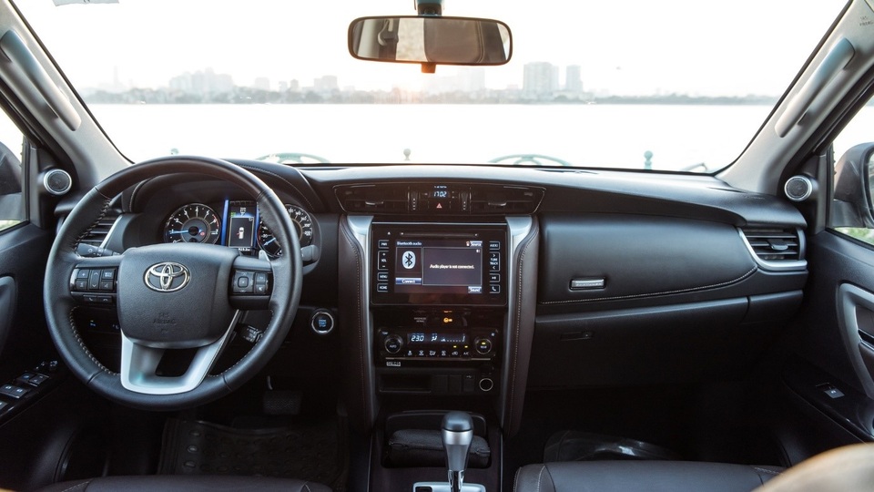 Toyota Việt Nam ưu đãi “khủng” cho khách mua xe Fortuner - 3 Toyota Việt Nam ưu đãi “khủng” cho khách mua xe Fortuner - 3