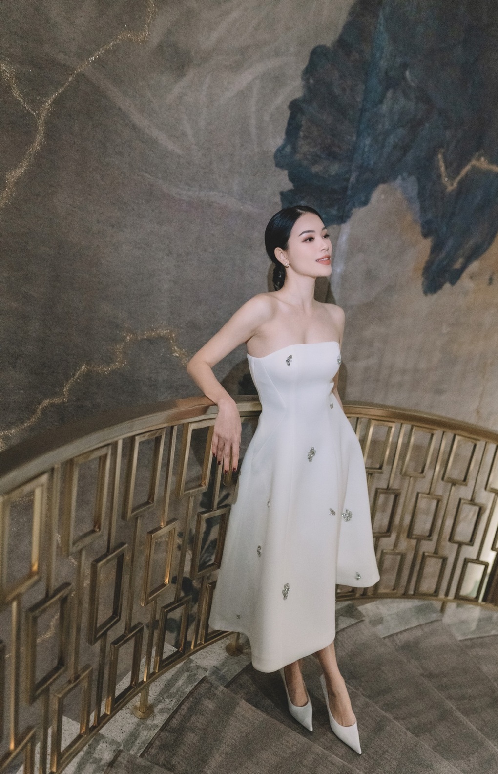 Linh Rin tiết lộ cát-xê làm mẫu, là fan cứng của gia đình hào môn - 4 Linh Rin tiết lộ cát-xê làm mẫu, là fan cứng của gia đình hào môn - 4