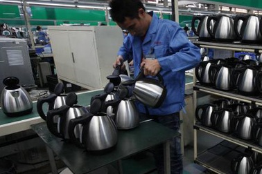 Nga phát hiện chip do thám trong bàn là, ấm đun nước Trung Quốc