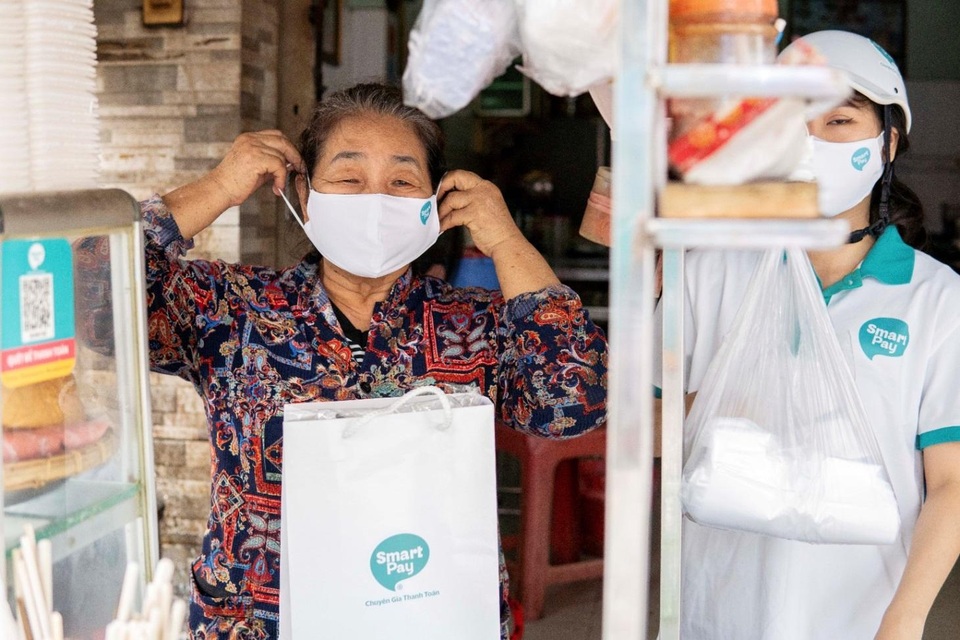 Ví điện tử SmartPay sát cánh cùng tiểu thương Việt vượt “bão Covid” - 3 Ví điện tử SmartPay sát cánh cùng tiểu thương Việt vượt “bão Covid” - 3