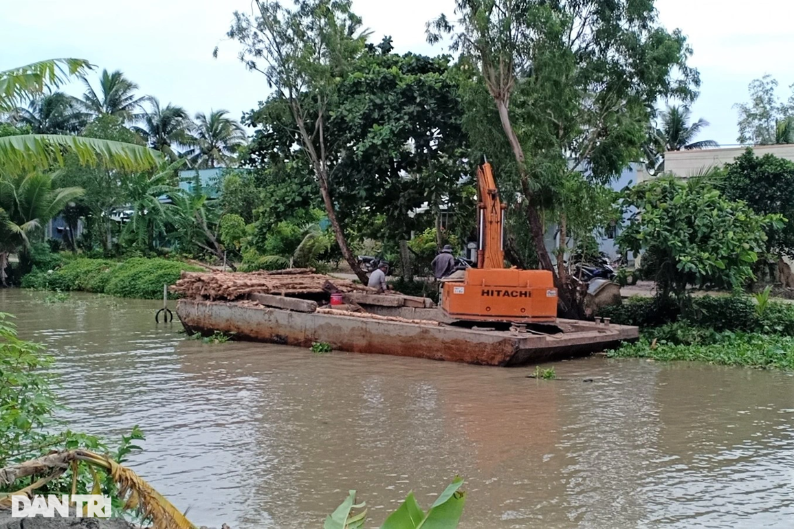 Gia cố các điểm sạt lở đường vào chùa có tượng Phật cao nhất miền Tây - 2 Gia cố các điểm sạt lở đường vào chùa có tượng Phật cao nhất miền Tây - 2