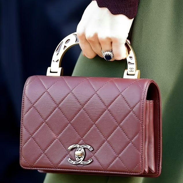 View - Những chiếc túi xách bắt mắt được các nhân vật Hoàng gia ưa chuộng | Báo Dân trí