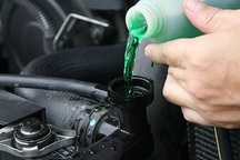 Bổ sung nước làm mát động cơ - Đổ nước gì cho phù hợp?