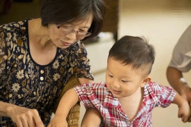 Mẹ chồng đòi giữ tiền lì xì của cháu, tôi nói mấy câu khiến bà "nóng mặt"