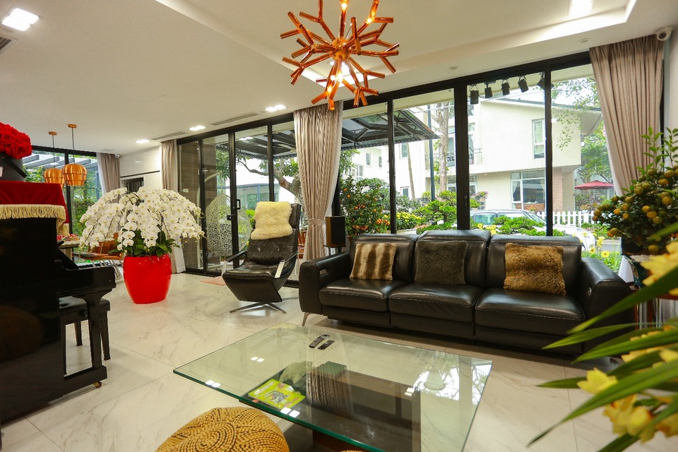 Cặp vợ chồng trẻ ở Hưng Yên bỏ phố, về quê làm biệt thự vườn đẹp hiếm có - 2 Cặp vợ chồng trẻ ở Hưng Yên bỏ phố, về quê làm biệt thự vườn đẹp hiếm có - 2