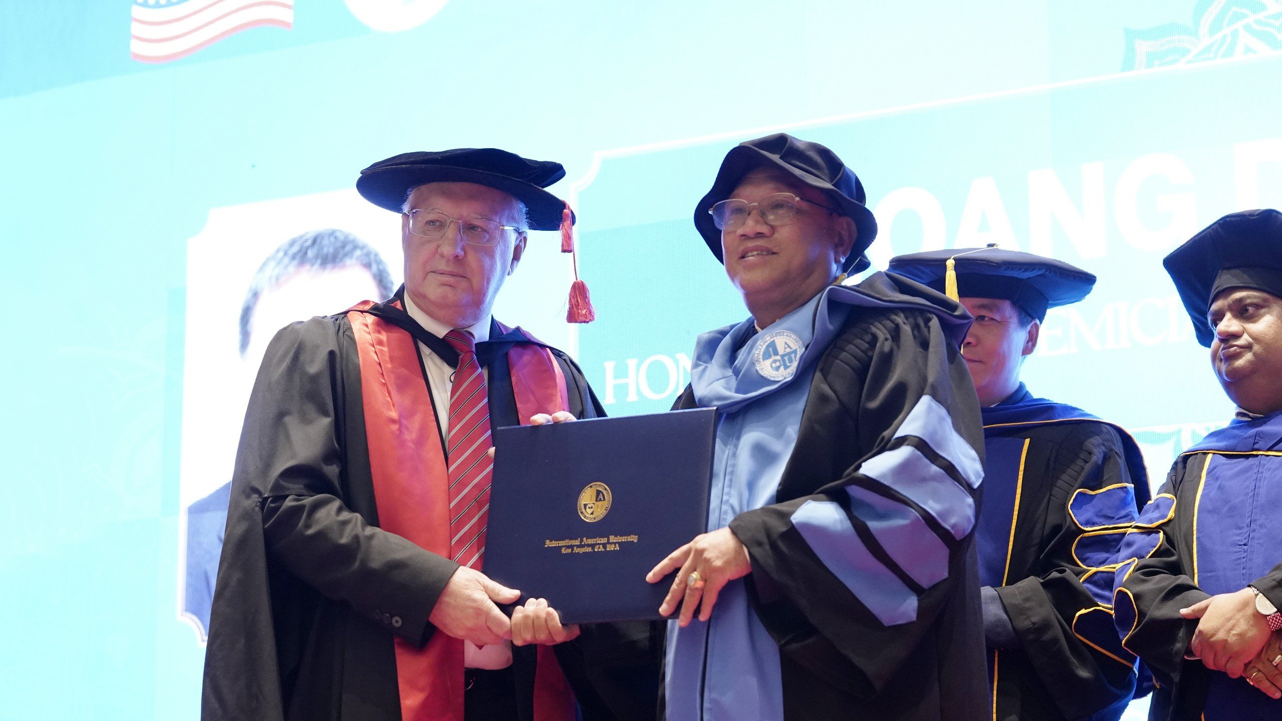 Hong Dc thao.jpg Hong Dc thao.jpg