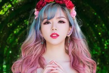 4 cô gái đẹp Trung Quốc thu tiền tỷ bằng cách không ngờ này