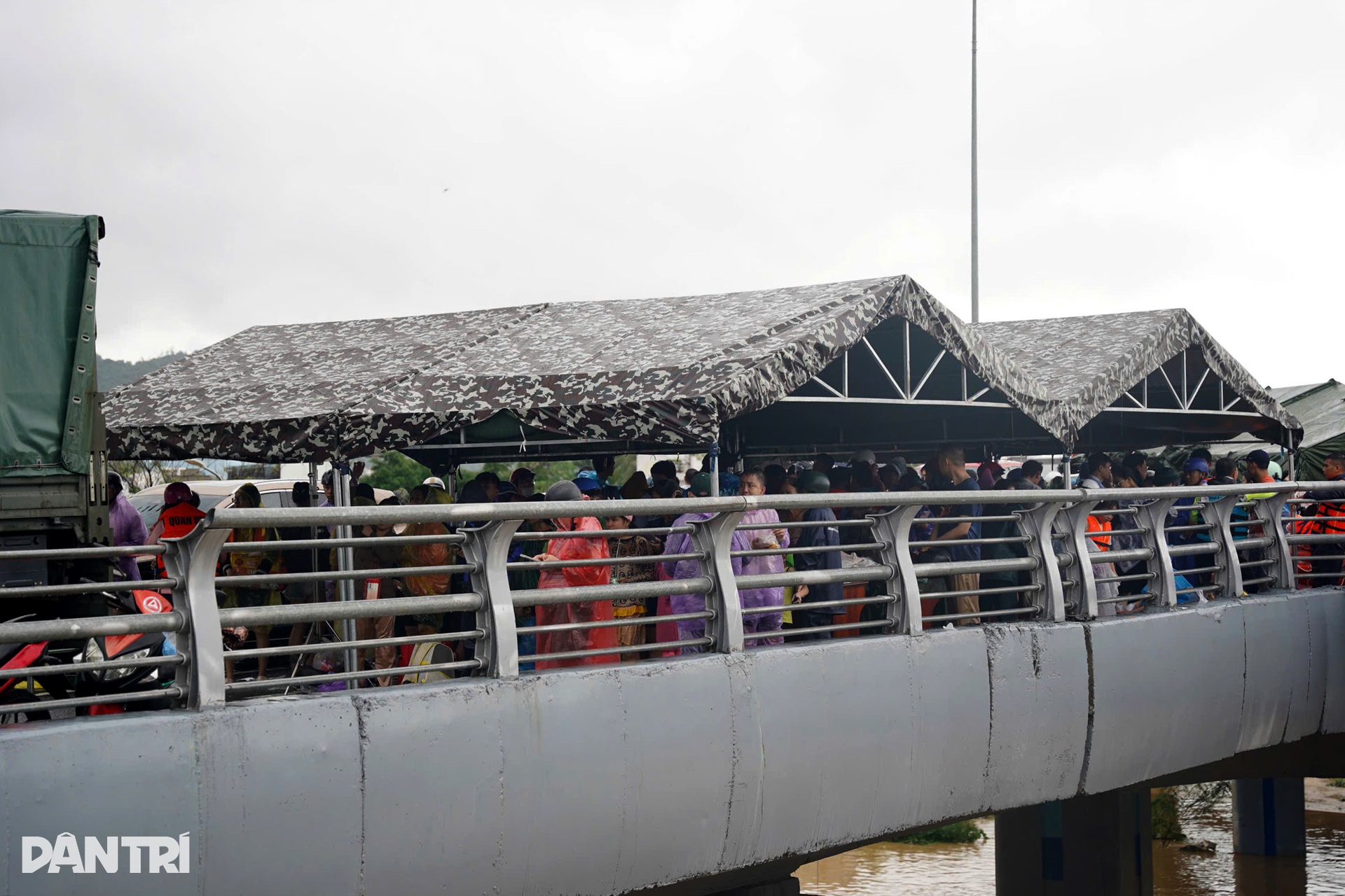 Nút giao nghìn tỷ thành điểm tránh trú an toàn trong tâm lũ Nha Trang - 5