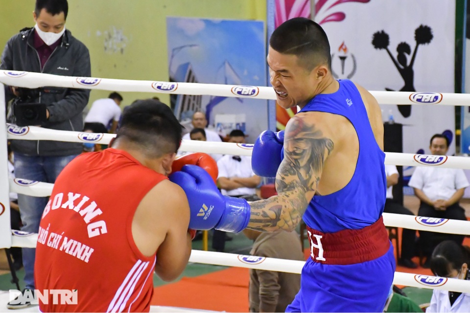 Chỉ 58 giây, quyền vương Trương Đình Hoàng hạ knock-out đối thủ - 6 Chỉ 58 giây, quyền vương Trương Đình Hoàng hạ knock-out đối thủ - 6