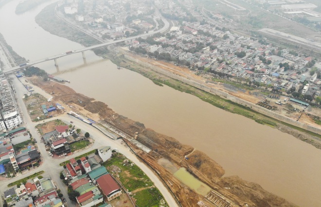 Toàn cảnh tuyến kè khổng lồ 620 tỷ chống sạt lở bờ sông Hồng - 10 Toàn cảnh tuyến kè khổng lồ 620 tỷ chống sạt lở bờ sông Hồng - 10