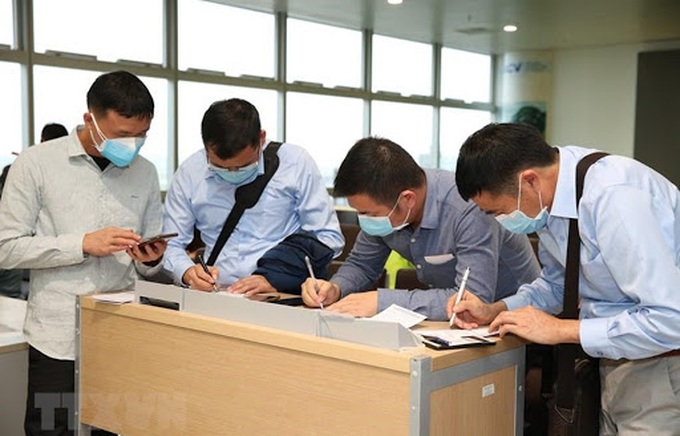 Chỉ bán vé máy bay cho người đã có thị thực nhập cảnh và chỗ lưu trú tại Việt Nam - Ảnh 1. Chỉ bán vé máy bay cho người đã có thị thực nhập cảnh và chỗ lưu trú tại Việt Nam - Ảnh 1.