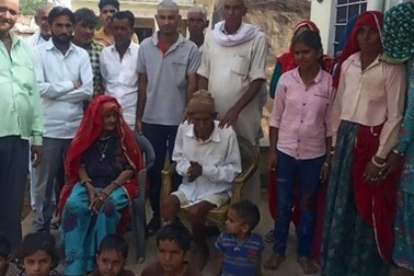 Cụ ông 95 tuổi đột ngột sống lại ngay giữa đám tang của chính mình