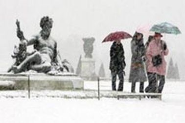 Toàn Tây Âu ngập chìm trong tuyết 