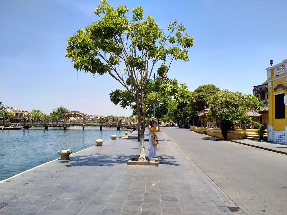 Phố cổ vắng hoe khi Hội An tạm dừng phố đi bộ do lo ngại dịch Covid-19 - 9 Phố cổ vắng hoe khi Hội An tạm dừng phố đi bộ do lo ngại dịch Covid-19 - 9