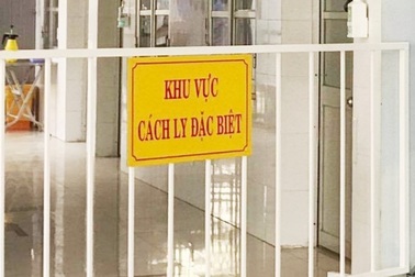 Người bán hàng rong xét nghiệm lần 1 âm tính Covid-19, tiếp xúc nhiều người