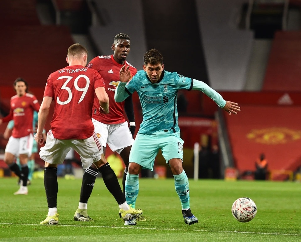Man Utd 3-2 Liverpool: Salah lập cú đúp, Fernandes tung đòn quyết định - 11 Man Utd 3-2 Liverpool: Salah lập cú đúp, Fernandes tung đòn quyết định - 11