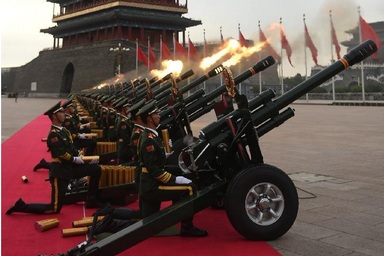 Trung Quốc rầm rập đưa vũ khí chuẩn bị diễu hành tại Bắc Kinh