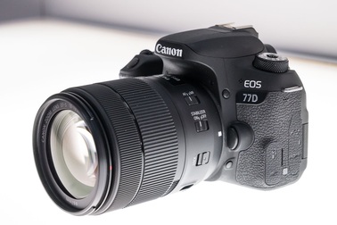 Máy ảnh lấy nét tự động nhanh nhất thế giới về Việt Nam vào tháng 4