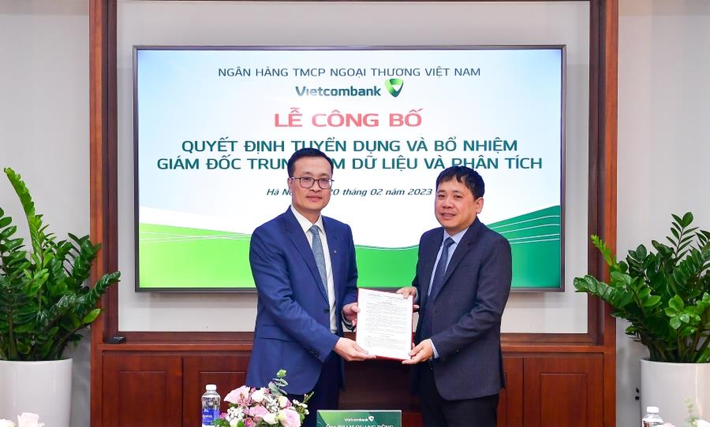 Vietcombank công bố quyết định nhân sự tại trụ sở chính - 1 Vietcombank công bố quyết định nhân sự tại trụ sở chính - 1