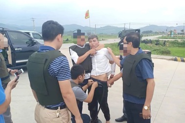 Vụ bắt nhóm đối tượng ôm hàng nóng cố thủ: Đã bắt được nghi phạm thứ 4