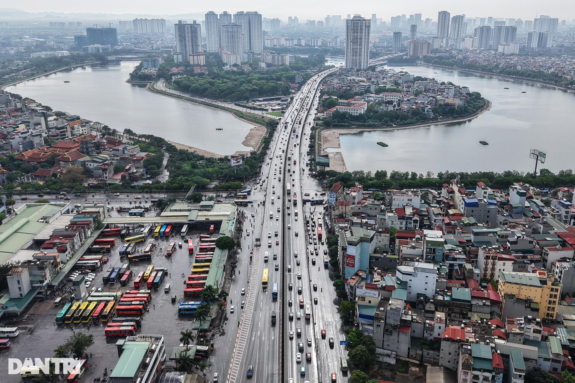Giao thông Hà Nội không xảy ra ùn tắc trong ngày nghỉ lễ cuối cùng - 4 Giao thông Hà Nội không xảy ra ùn tắc trong ngày nghỉ lễ cuối cùng - 4