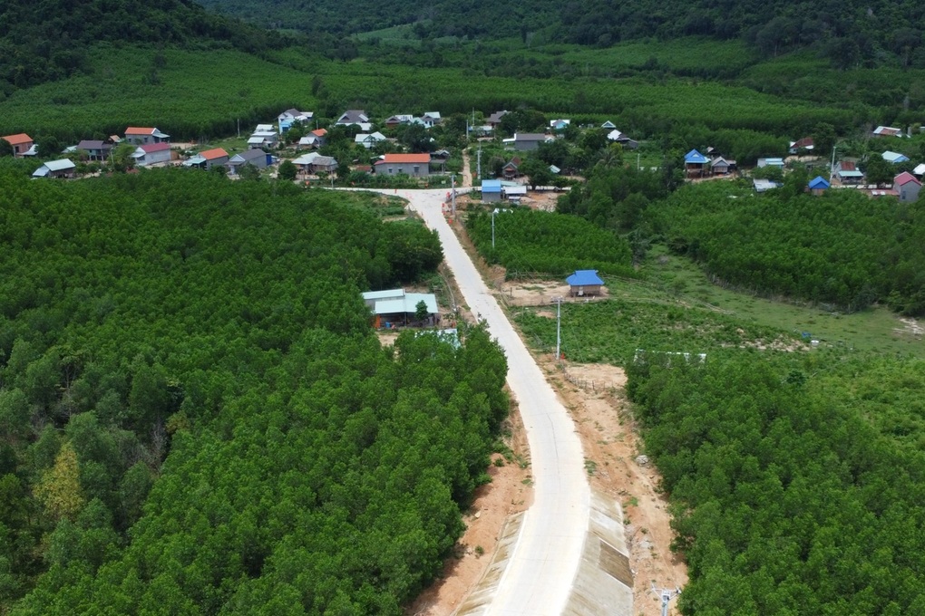 رئيس جيا لاي: لا نقبل التفكير المبني على المصطلحات، والتمسك بالمصالح المحلية - 2 Chủ tịch Gia Lai: Không chấp nhận tư duy nhiệm kỳ, níu kéo lợi ích cục bộ - 2
