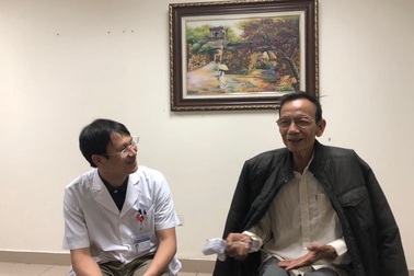 Bác sĩ thú y vẫn tiêm chó ốm, đạp xe 5km sau mổ ung thư trực tràng 5 năm