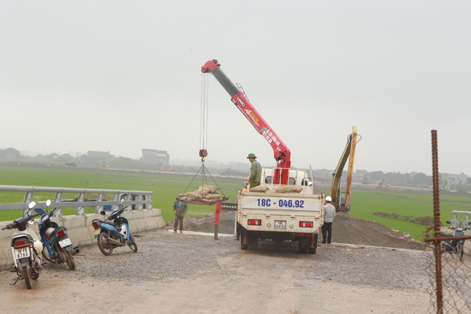 Cận cảnh cây cầu nghìn tỷ vượt sông Ninh Cơ chuẩn bị thông xe - 9 Cận cảnh cây cầu nghìn tỷ vượt sông Ninh Cơ chuẩn bị thông xe - 9