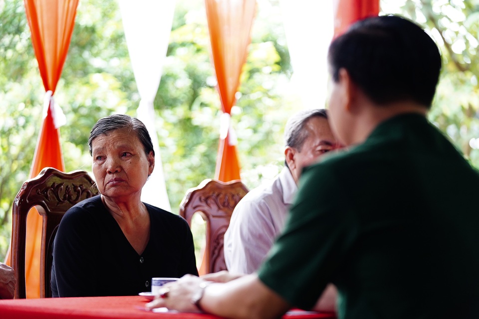 Xúc động lễ trao bằng Tổ quốc ghi công cho liệt sĩ Bộ đội Biên phòng - 9 Xúc động lễ trao bằng Tổ quốc ghi công cho liệt sĩ Bộ đội Biên phòng - 9