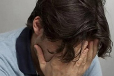 Trào nước mắt khi nghe con gái gọi tên vợ cũ trên phố