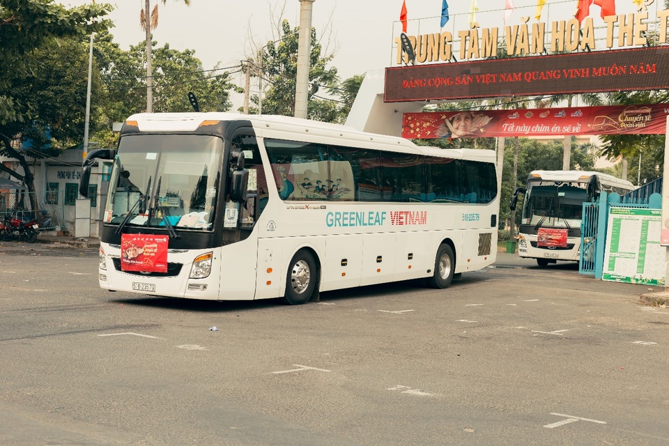 Ước nguyện về quê thăm mộ con gái ngày Tết của người mẹ bán vé số - 3 Ước nguyện về quê thăm mộ con gái ngày Tết của người mẹ bán vé số - 3