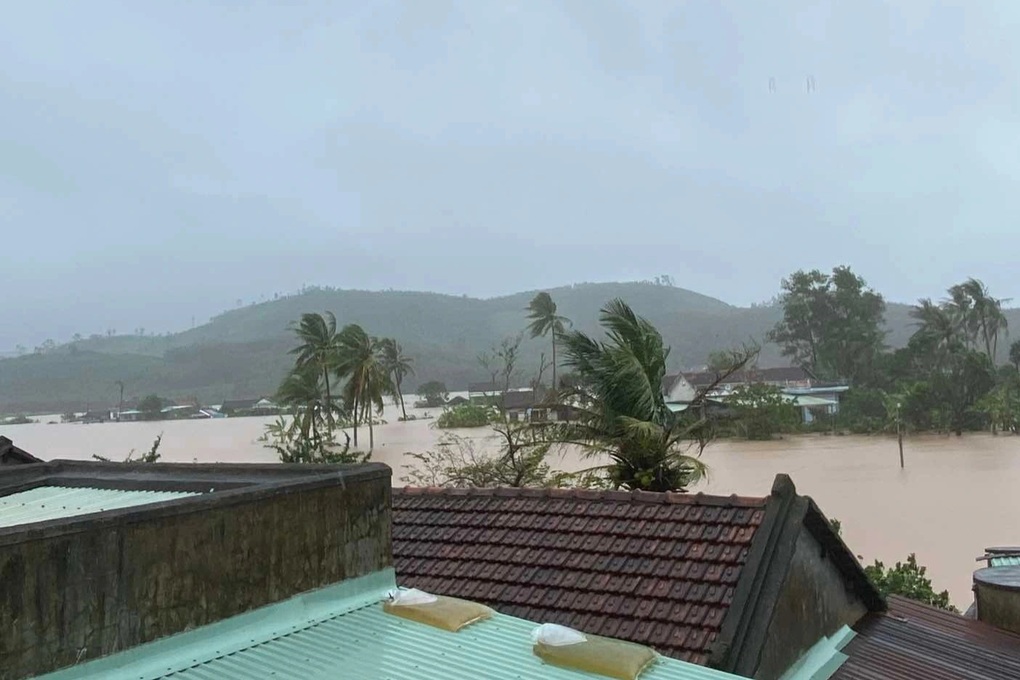 Thủy điện Sông Ba Hạ tăng xả lên 16.100m3/s, dự báo lũ vượt lịch sử 1993 - 4 Thủy điện Sông Ba Hạ tăng xả lên 16.100m3/s, dự báo lũ vượt lịch sử 1993 - 4