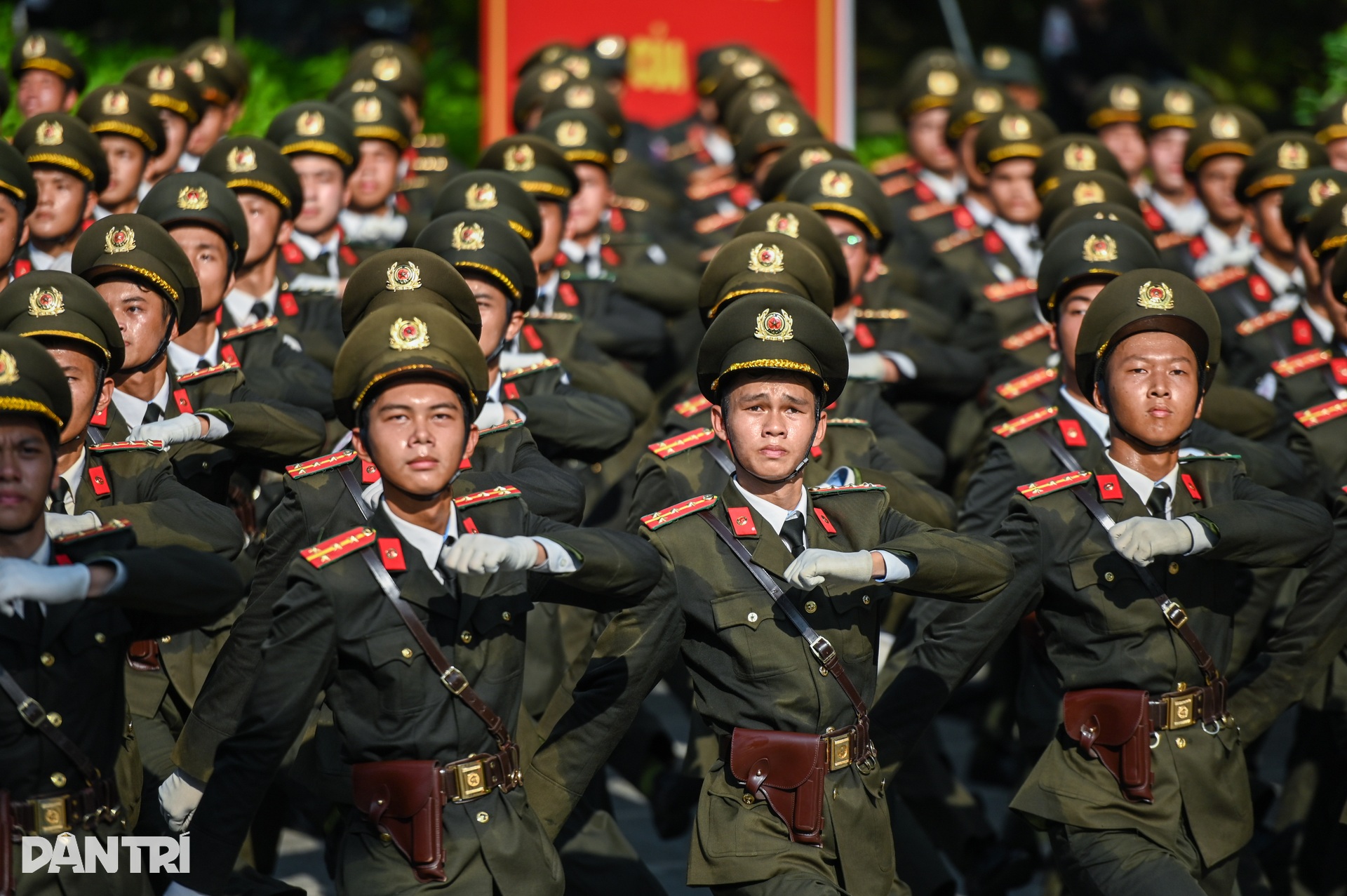 Hợp luyện diễu binh Quốc khánh 2/9: Khi thử thách là cái nắng 40 độ C - 5