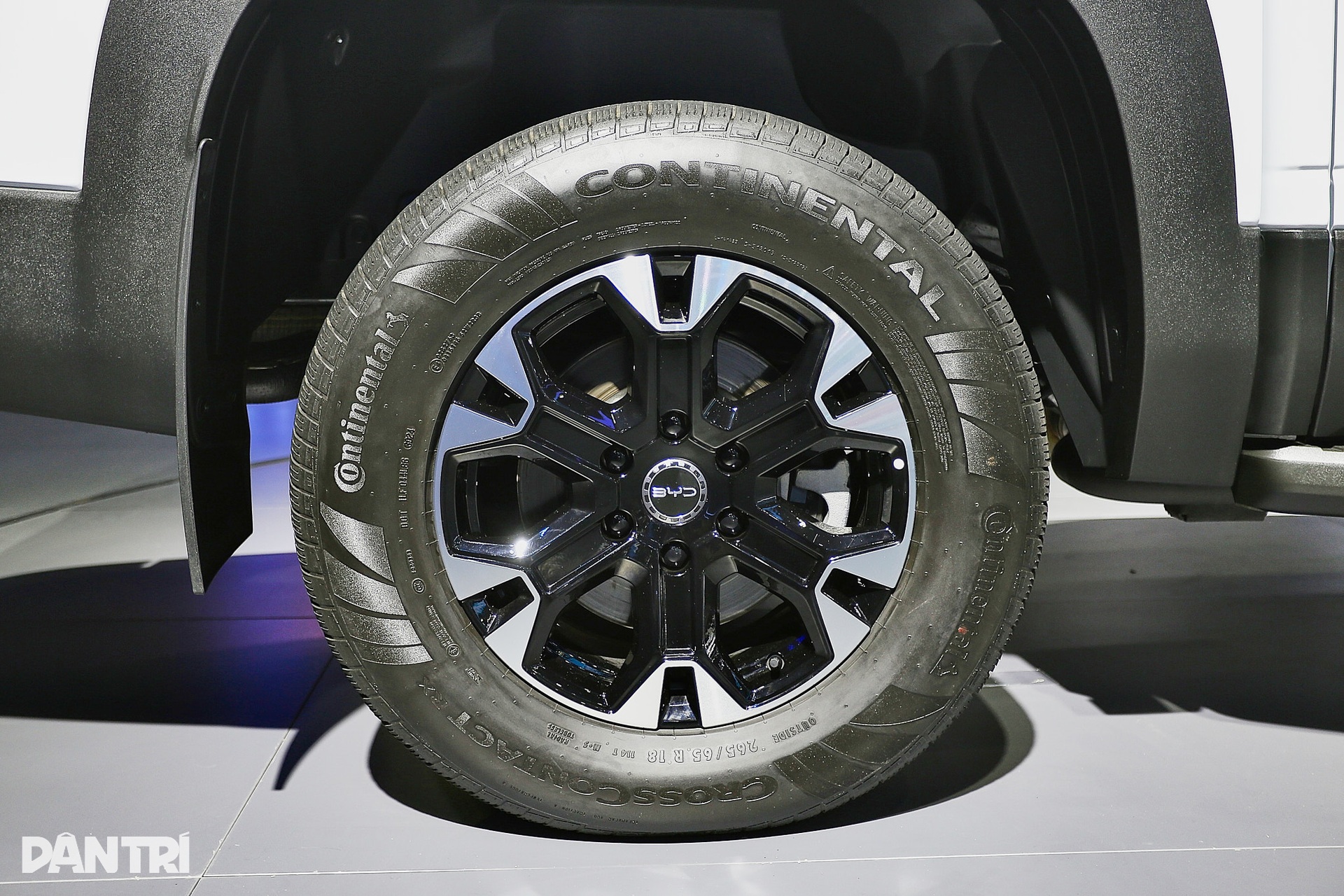 Cận cảnh BYD Shark 6, bán tải Trung Quốc 430 mã lực cạnh tranh Ford Ranger - 3