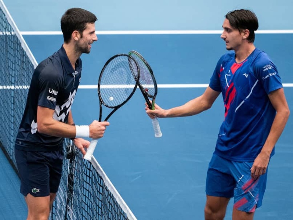 Djokovic thua sốc trước tay vợt hạng 42 ATP - 2 Djokovic thua sốc trước tay vợt hạng 42 ATP - 2
