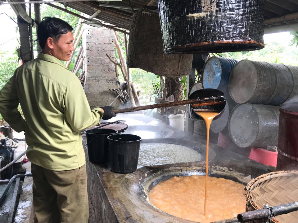 Cả làng đỏ lửa nấu mật, mùa Tết thu về gần trăm triệu đồng mỗi hộ - 4 Cả làng đỏ lửa nấu mật, mùa Tết thu về gần trăm triệu đồng mỗi hộ - 4
