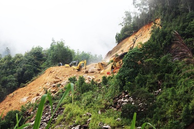 Cân nhắc phương án nổ mìn phá đá để thông đường Nha Trang - Đà Lạt