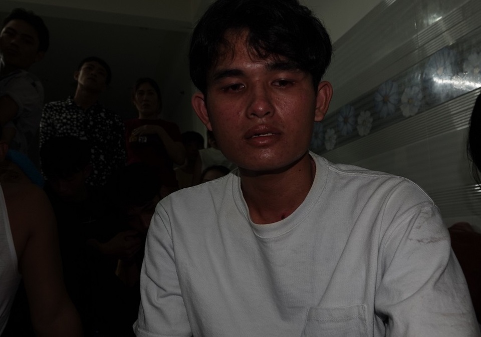 Vỡ òa khoảnh khắc 3 ngư dân từ cõi chết trở về đoàn tụ gia đình - 4 Vỡ òa khoảnh khắc 3 ngư dân từ cõi chết trở về đoàn tụ gia đình - 4
