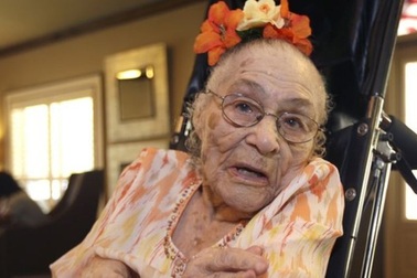 Cụ bà già nhất thế giới qua đời