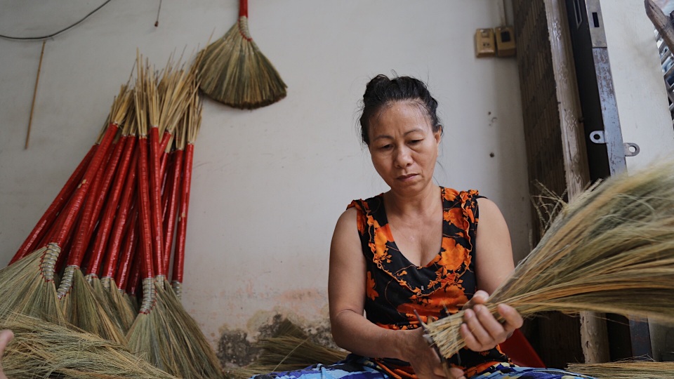 Nhộn nhịp xóm chổi đót ở Sài Gòn dịp cuối năm - 10 Nhộn nhịp xóm chổi đót ở Sài Gòn dịp cuối năm - 10