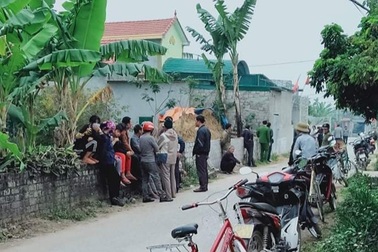 Chồng và con chết cháy trong nhà tắm, vợ mang nhiều vết thương